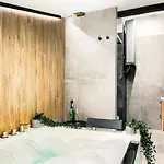 Premium Jacuzzi, Old Town Cracow Διαμέρισμα *